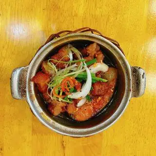 Cá hú kho thịt ba chỉ - 109.000 ₫ tại MeLyFood - Nhà Hàng Cơm Niêu & Cua Singapore - Nguyễn Tri Phương
