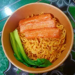Mì trộn thanh cua - 48.000 ₫ tại Mì Trộn Bếp Cô Vy - Mì Trộn Indomie Tóp Mỡ & Ăn Vặt - Nguyễn Trãi 