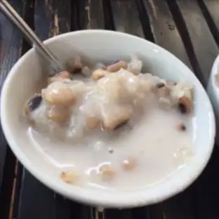 Chè đậu trắng - 30.000 ₫ tại Chè Thái Thảo Vy - Nguyễn Sơn