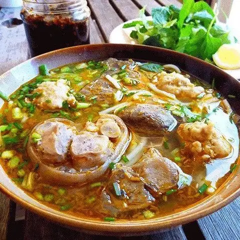 Quán O Huệ - Bún Bò Gốc Huế & Mì Quảng - Bùi Đình Tuý - Bún/Phở/Mỳ/Cháo gần bạn