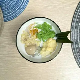 Hình ảnh Chè nhãn Thái sầu đặc biệt