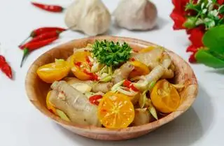 Chân gà sả tắc rút xương - 55.000 ₫ tại Nui & Chân Gà Chị Bốn - Hồ Thị Kỷ