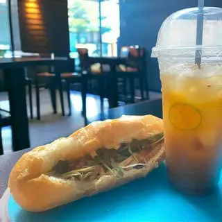 Combo Bánh Mì Chay + Cà Phê Sữa - 65.000 ₫ tại Tiệm Chay Mẹ Biển - Tôn Thất Thuyết