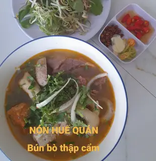 Bún bò thập cẩm - 55.000 ₫ tại Nón Huế Quán - Vườn Lài 