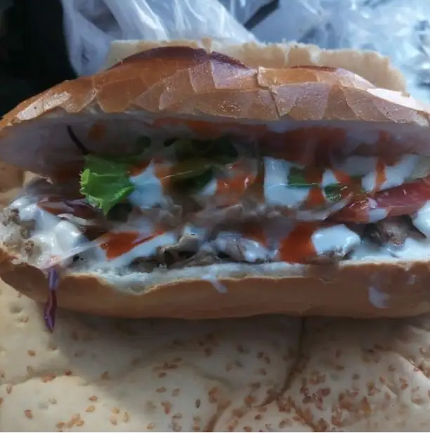 Bánh mì dài - 35.000 ₫ tại Minh Tuấn - Bánh Mì Thổ Nhĩ Kỳ - Cách Mạng Tháng 8