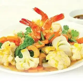 Cơm bông cải xào tôm - 79.000 ₫ tại Cơm Việt - Bún Thịt Xào & Bún Thịt Nướng - Phạm Ngũ Lão