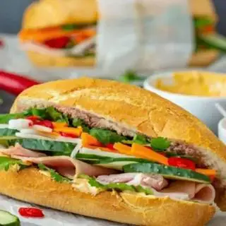 Bánh mì chả Hà Nội - 22.500 ₫ tại Bánh Mì Hà Nội Thuỷ Tiên - Phạm Văn Đồng