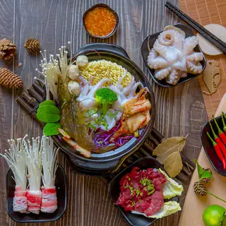 Lẩu mì cay thập cẩm - 98.000 ₫ tại Lẩu Thái Mini & Lẩu Mỳ Cay Kim Chi - Vạn Kiếp
