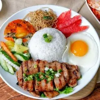 Cơm tấm sườn  bì chả ốp la  - 65.000 ₫ tại Cơm Tấm Đêm Phúc - Lê Văn Lương
