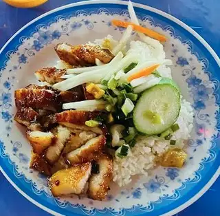 Cơm heo quay - 40.000 ₫ tại Cơm Tấm Kiều Gia - Lạc Long Quân
