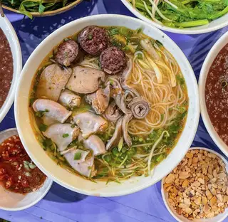 Hình ảnh Bún lòng đặc biệt