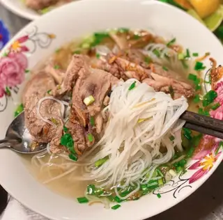 Hủ tiếu xương gà có Khô và Nước  - 48.000 ₫ tại Hủ Tiếu Oanh - Hoàng Diệu