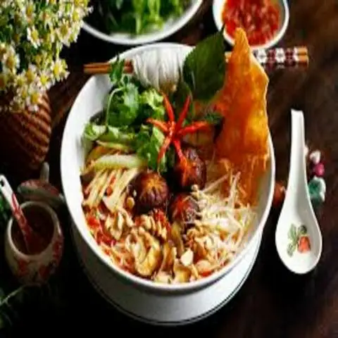 Quán Chay Trí Tuệ - Hải Thượng Lãn Ông - Món chay gần bạn
