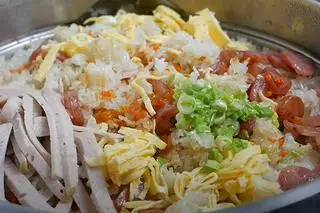 Xôi thịt - 30.000 ₫ tại Xôi & Bánh Mì - Lý Thái Tổ