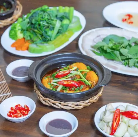 Cơm Niêu Đệ Nhất - Nguyễn Thị Minh Khai - Cơm/Cơm tấm gần bạn