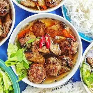 Hình ảnh Bún chả que tre băm