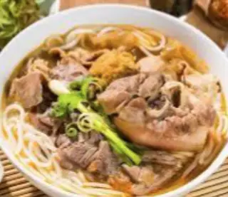 Bún bò sụn nạm chả cua - 55.000 ₫ tại Bún Bò Huế O Bông - Nguyễn Duy Trinh