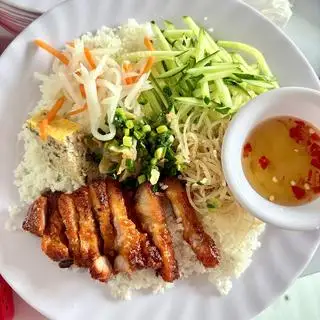 Cơm ba rọi - 45.000 ₫ tại Cơm Tấm Gia Anh - Hưng Phú
