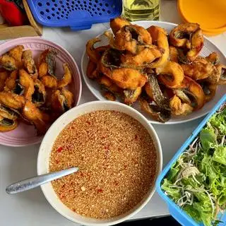 Cá chiên - 30.000 ₫ tại Bún Cá Chấm Hà Nội - Đặng Chất