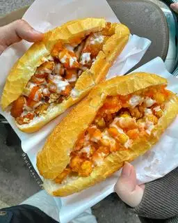Hình ảnh Bánh mì nem khoai trứng