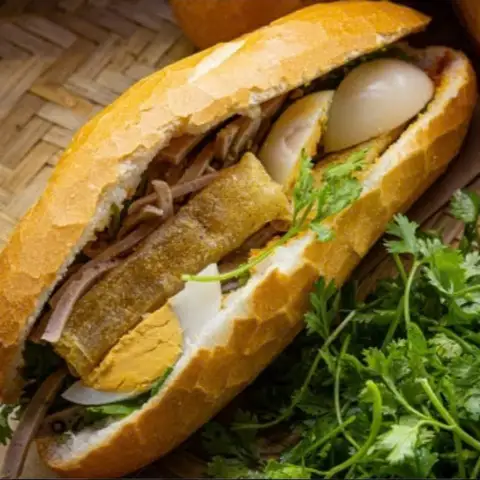 Bánh Mì Bình Định - Bùi Văn Ba - Bánh Mì/Xôi gần bạn