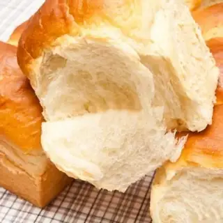 Hình ảnh Bánh mì bơ sữa