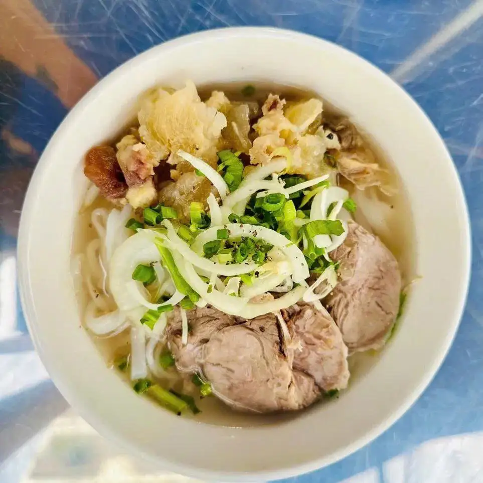 Phở nạm - gân - 68.000 ₫ tại Phở Quỳnh 88 - Nguyễn Thiện Thuật
