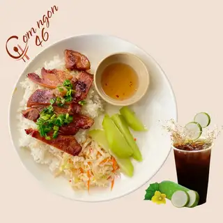 Hình ảnh Cơm tấm sườn nướng - nước sâm bí đao hạt chia tự nấu 330ml