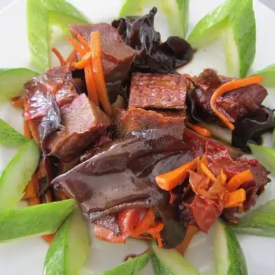 Vịt quay Bắc Kinh chay( bánh mì) - 60.000 ₫ tại Quán Chay Thuận Đức - Lê Văn Lương