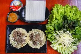 Hình ảnh Bánh xèo tôm nhảy Quy Nhơn - 2 bánh xèo bò