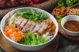 Bún mắm nêm heo quay da giòn - 78.000 ₫ tại Bánh Tráng Cuốn Thịt Heo Rau Rừng Lala - Nguyễn Gia Trí