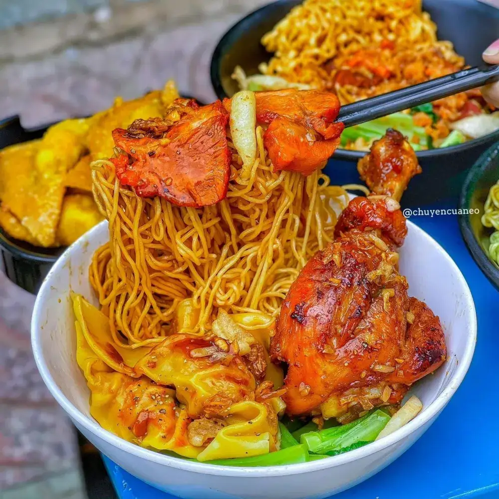 Mì đặc biệt - 90.000 ₫ tại Mì Gà Quay San San - Cù Lao
