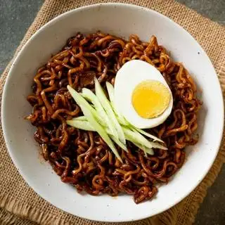 Hình ảnh Mì tương đen