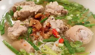 Hình ảnh Hủ tiếu xương đầy đủ
