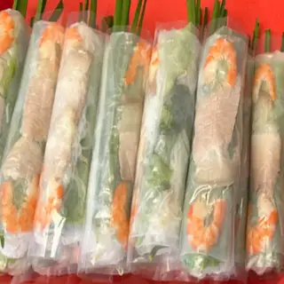 Gỏi cuốn tôm - thịt - 12.000 ₫ tại Gỏi Cuốn Thư Thư - Bùi Đình Tuý
