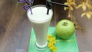 SINH TỐ YAOURT ỔI  - 30.000 ₫ tại Mẹ Táo - Cà Phê, Sinh Tố & Chả Cá - Phan Văn Trị