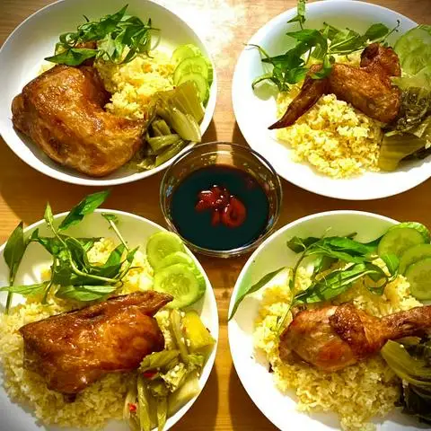 Cơm Gà Xối Mỡ 182 - Hồng Hà - Cơm/Cơm tấm gần bạn