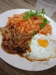 Nui xào bò - trứng - 57.000 ₫ tại Cơm Gà Xối Mỡ Cẩm Tú - Bùi Đình Túy