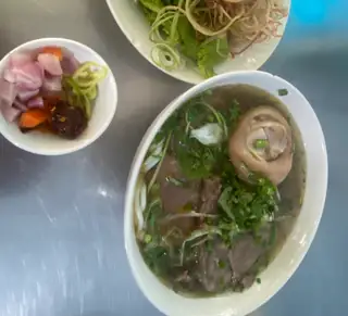 Hình ảnh Bún bò giò nạm
