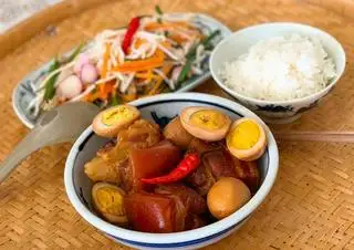 Cơm thịt kho trứng - 55.000 ₫ tại Cơm Văn Phòng Ông Mập - Võ Văn Kiệt