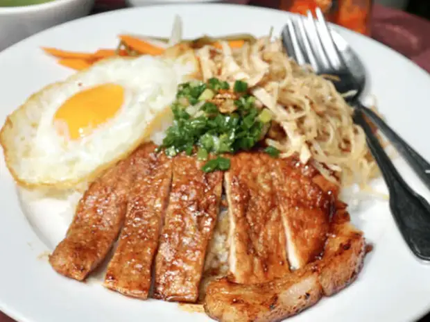 Cơm sườn - 36.750 ₫ tại Cơm Trưa Bình Dân - Phan Văn Trị