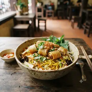 Hình ảnh Bún mì xào chả giò chay