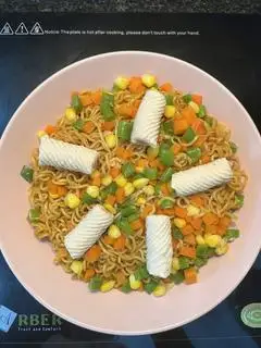 Hình ảnh Mì trộn mực xoắn