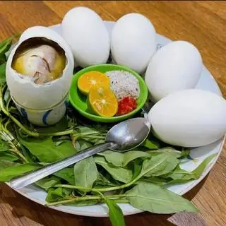 Hình ảnh 3 trứng vịt lộn kèm gia vị