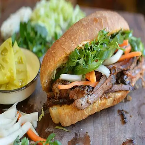 Hình ảnh Bánh Mì Hà Nội - Cách Mạng Tháng 8