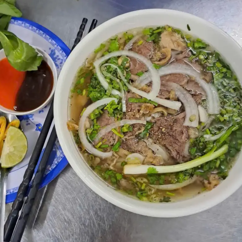 Phở đặc biệt - 650.000 ₫ tại Phở Ngọc Lan - Bún Bò Huế & Bò Kho - Đường Số 2