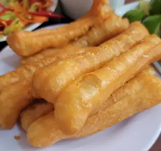 Quẩy giòn combo 3 cây - 12.000 ₫ tại Phở Ngọc - Phở Bò & Phở Gà - Tân Quy Đông