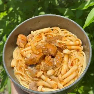 Hình ảnh Mỳ bò sốt nấm