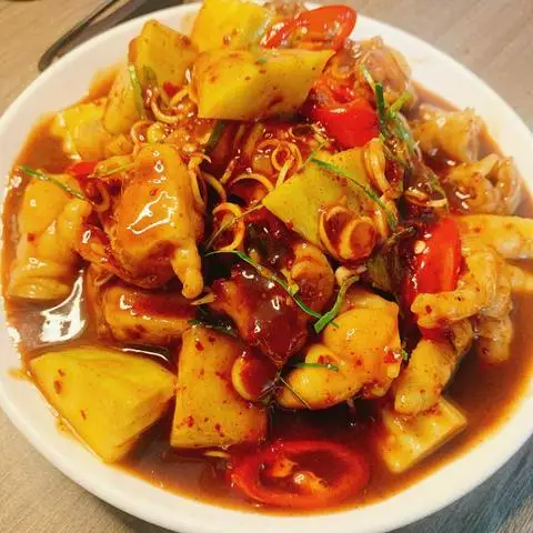 Hình ảnh Chân Gà Sốt Thái & Hấp Muối Thảo Quả - Bun Ốc - Kim Giang