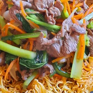 Hình ảnh Mì gói xào thịt heo